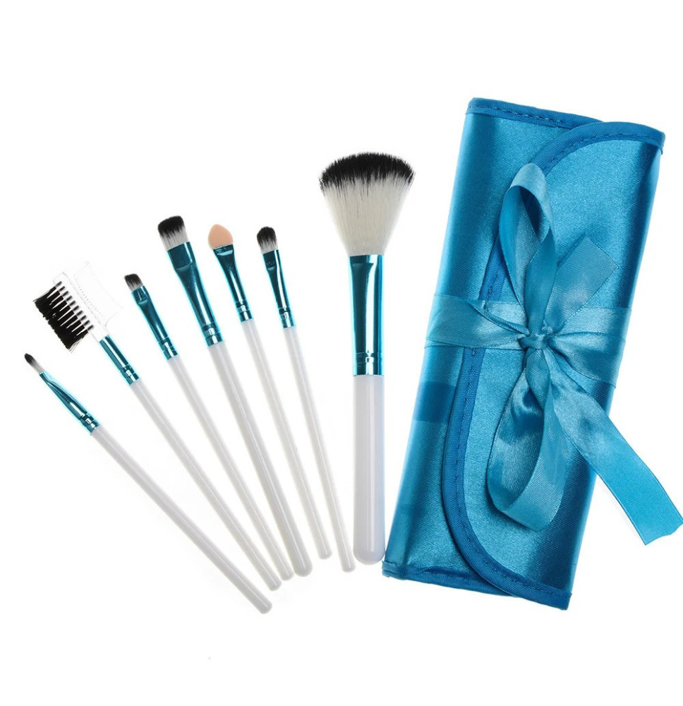 Set of 7 make-up brushes | divinecosmetics.eu