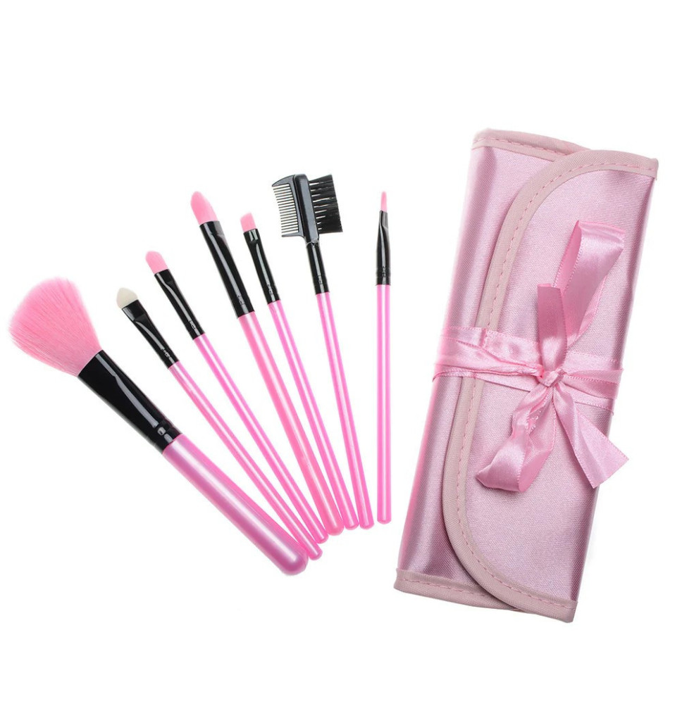 Set of 7 make-up brushes | divinecosmetics.eu